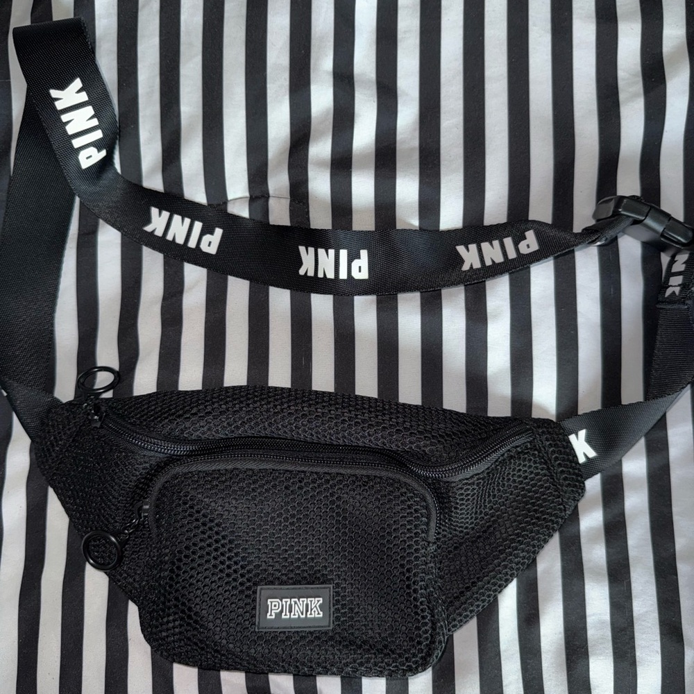 🖤Victoria's Secret PINK Black Fanny Pack🖤
